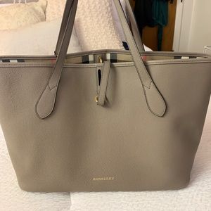 BRAND NEW BURBERRY TOTE BAG